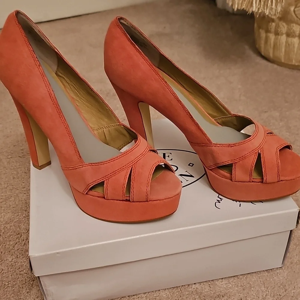BRAND NEW CORAL SUEDE PLATFORMS